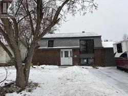 A - 1052 CADBORO ROAD  Ottawa, ON K1J 8E1