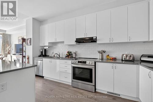 715 Hydrus Private, Ottawa, ON - Indoor Photo Showing Kitchen With Upgraded Kitchen