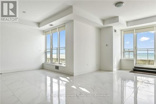 827 - 3500 Lakeshore Road W, Oakville (Br Bronte), ON - Indoor Photo Showing Other Room