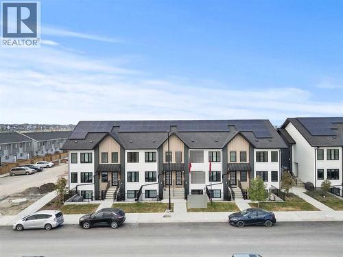 110, 40 Livingston Parade Ne, Calgary, AB 