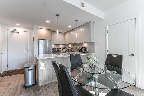 416 3182 Gladwin Road, Abbotsford, BC - Indoor Photo Showing Dining Room