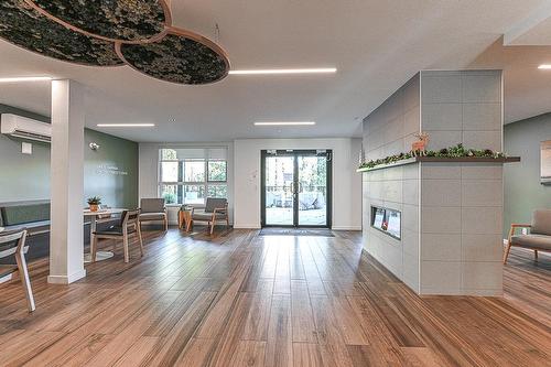 416 3182 Gladwin Road, Abbotsford, BC - Indoor