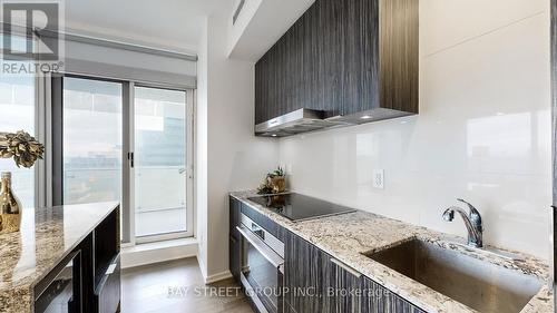 1701 - 1 Bloor Street E, Toronto, ON - Indoor Photo Showing Kitchen With Upgraded Kitchen