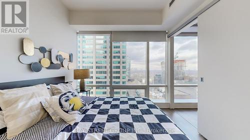 1701 - 1 Bloor Street E, Toronto, ON - Indoor Photo Showing Bedroom