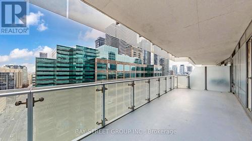 1701 - 1 Bloor Street E, Toronto, ON - Outdoor With Exterior