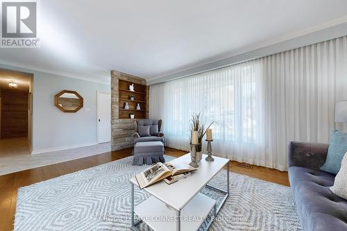 14 Dalehurst Avenue, Toronto, ON - Indoor Photo Showing Living Room