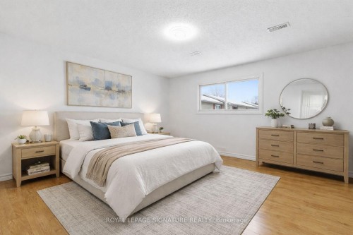 23-1200 Cheapside Street, London East, ON - Indoor Photo Showing Bedroom