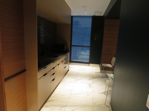 805-327 King Street W, Toronto, ON - Indoor