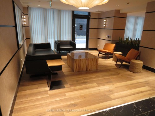 805-327 King Street W, Toronto, ON - Indoor Photo Showing Other Room