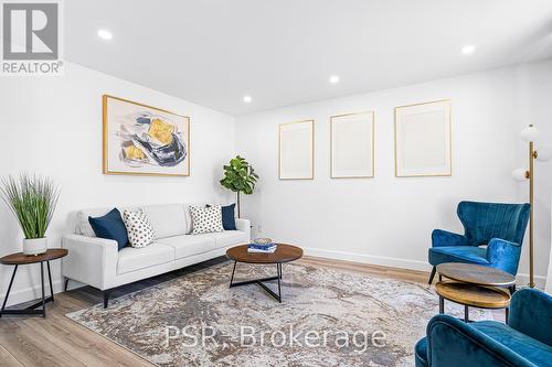 173 Bellingham Drive, Hamilton, ON - Indoor Photo Showing Living Room