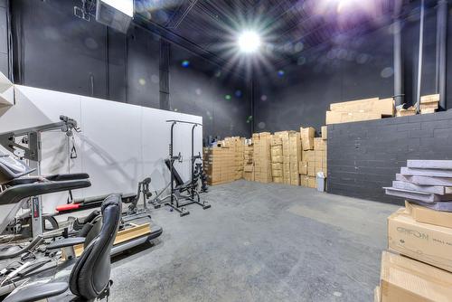 Warehouse - 2473  - 2475 Rue Guénette, Montréal (Saint-Laurent), QC 