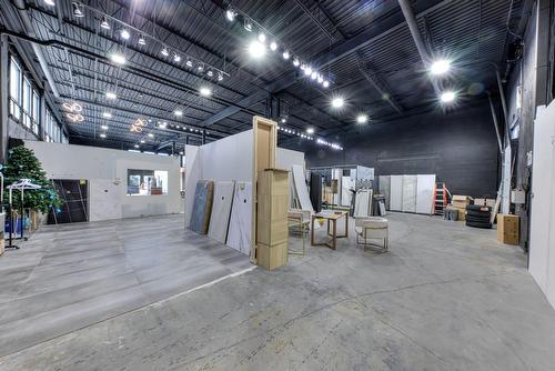 Warehouse - 2473  - 2475 Rue Guénette, Montréal (Saint-Laurent), QC 