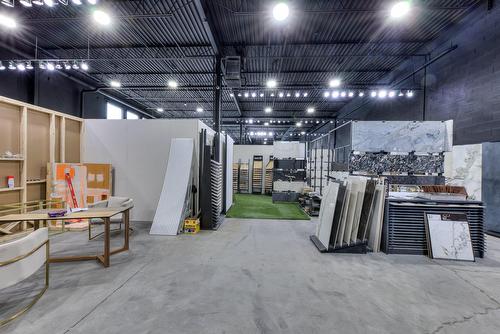 Warehouse - 2473  - 2475 Rue Guénette, Montréal (Saint-Laurent), QC 