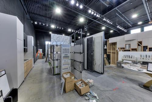 Warehouse - 2473  - 2475 Rue Guénette, Montréal (Saint-Laurent), QC 