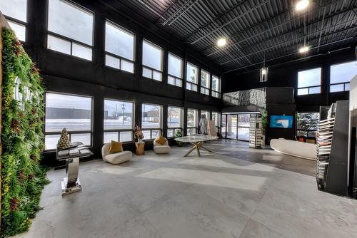 Warehouse - 2473  - 2475 Rue Guénette, Montréal (Saint-Laurent), QC 