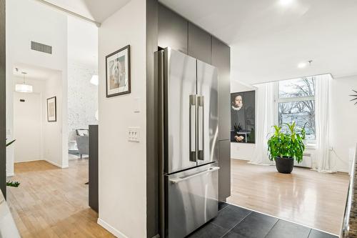 Cuisine - 227-260 Rue Sherbrooke E., Montréal (Ville-Marie), QC - Indoor