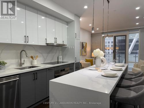 1508 - 1 Bloor Street E, Toronto, ON - Indoor