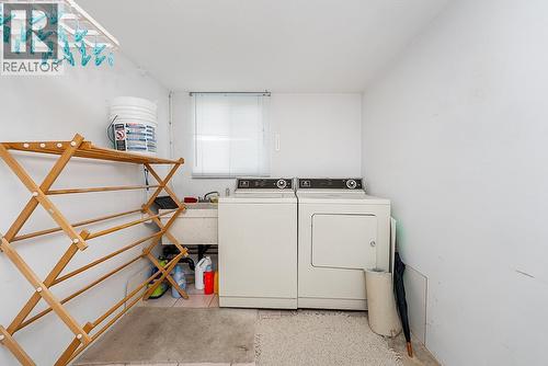 8391 Rideau Drive, Richmond, BC - Indoor Photo Showing Laundry Room