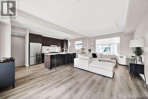 2410 11280 Pazarena Pl, Maple Ridge, BC - Indoor