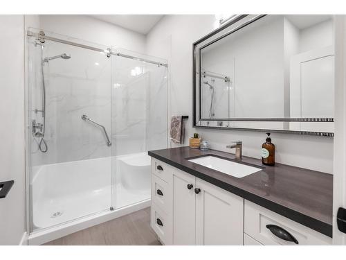 35294 Ewert Avenue, Mission, BC - Indoor Photo Showing Bathroom