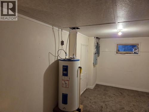 512 12Th Avenue, Keremeos, BC - Indoor