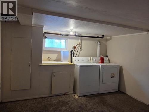 512 12Th Avenue, Keremeos, BC - Indoor Photo Showing Laundry Room