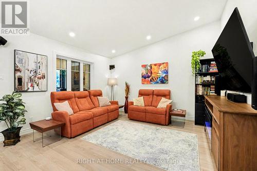 606 - 115 St Moritz Trail, Russell, ON - Indoor Photo Showing Living Room