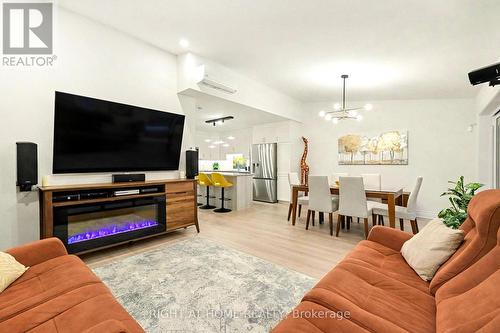 606 - 115 St Moritz Trail, Russell, ON - Indoor Photo Showing Living Room