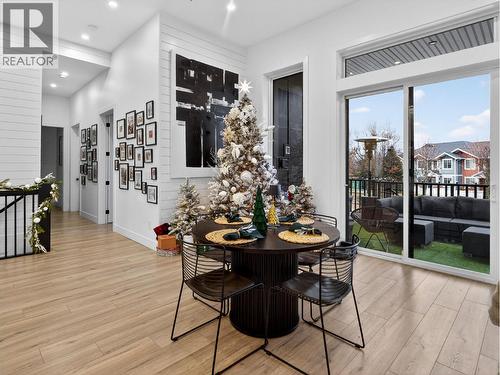 5300 Hedeman Court, Kelowna, BC - Indoor Photo Showing Dining Room
