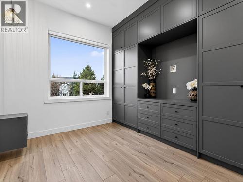 5300 Hedeman Court, Kelowna, BC - Indoor Photo Showing Other Room