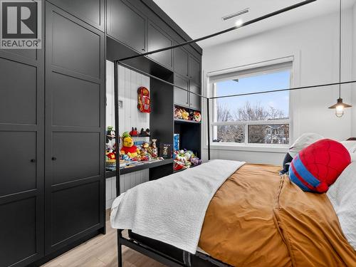 5300 Hedeman Court, Kelowna, BC - Indoor Photo Showing Bedroom