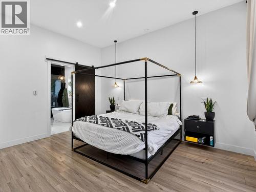 5300 Hedeman Court, Kelowna, BC - Indoor Photo Showing Bedroom