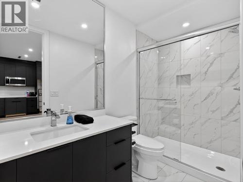 5300 Hedeman Court, Kelowna, BC - Indoor Photo Showing Bathroom
