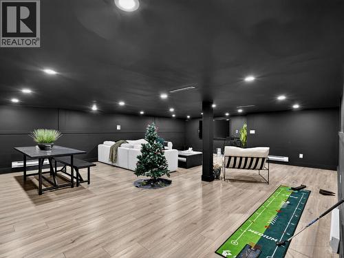 5300 Hedeman Court, Kelowna, BC - Indoor Photo Showing Other Room