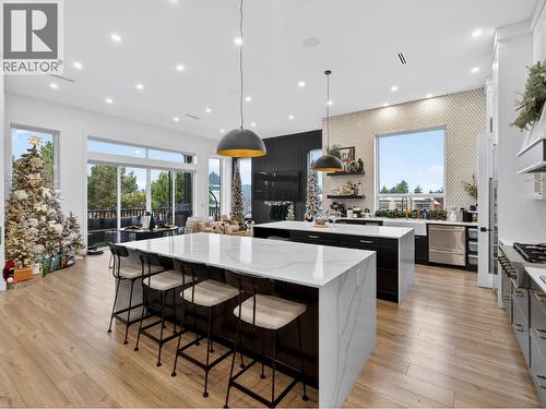 5300 Hedeman Court, Kelowna, BC - Indoor