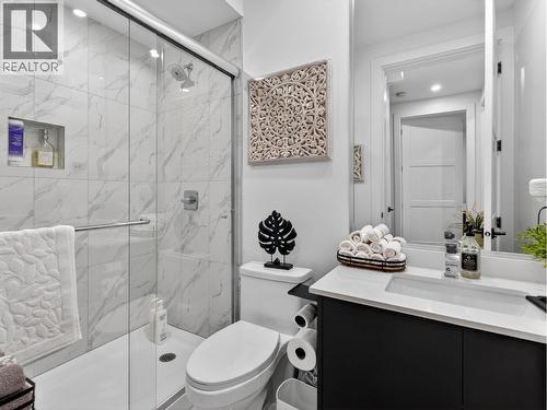 5300 Hedeman Court, Kelowna, BC - Indoor Photo Showing Bathroom