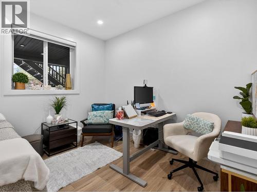 5300 Hedeman Court, Kelowna, BC - Indoor Photo Showing Office