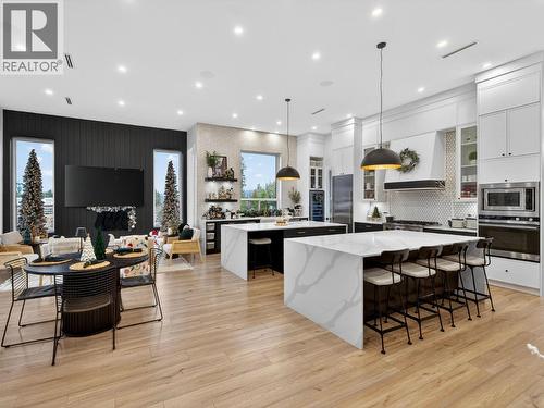 5300 Hedeman Court, Kelowna, BC - Indoor Photo Showing Kitchen With Upgraded Kitchen
