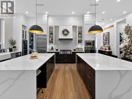 5300 Hedeman Court, Kelowna, BC - Indoor Photo Showing Kitchen With Upgraded Kitchen