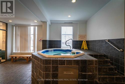 Hot Tub - 305 - 1720 Eglinton Avenue E, Toronto, ON - Indoor Photo Showing Other Room