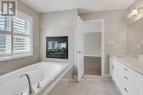 140 Cherryhurst Road, Oakville, ON - Indoor Photo Showing Bathroom