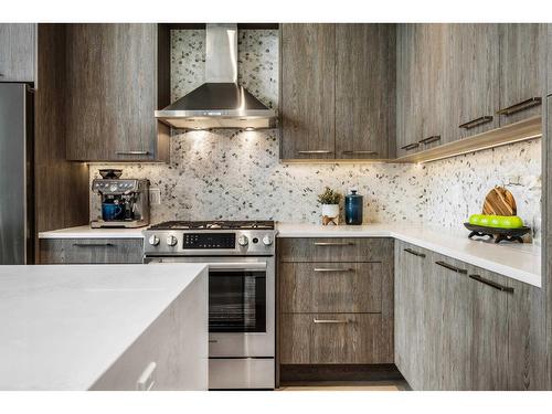 302 3175 Columbia Valley Road|Cultus Lake North, Chilliwack, BC - Indoor Photo Showing Kitchen With Upgraded Kitchen