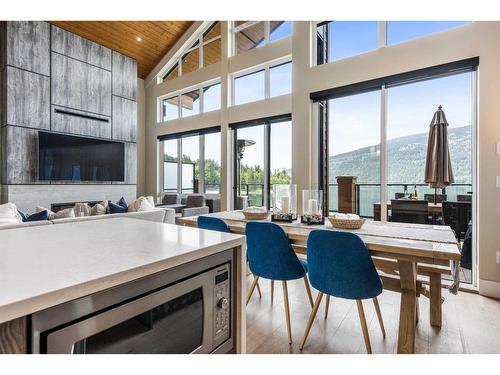 302 3175 Columbia Valley Road|Cultus Lake North, Chilliwack, BC - Indoor Photo Showing Dining Room