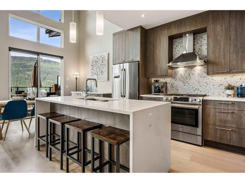 302 3175 Columbia Valley Road|Cultus Lake North, Chilliwack, BC - Indoor Photo Showing Kitchen With Upgraded Kitchen
