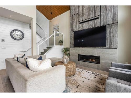 302 3175 Columbia Valley Road|Cultus Lake North, Chilliwack, BC - Indoor Photo Showing Living Room With Fireplace