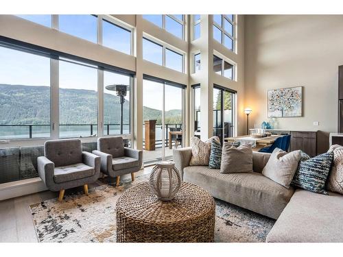 302 3175 Columbia Valley Road|Cultus Lake North, Chilliwack, BC - Indoor Photo Showing Living Room