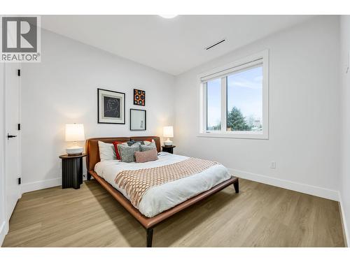 2827 Dundas Street, Vancouver, BC - Indoor Photo Showing Bedroom