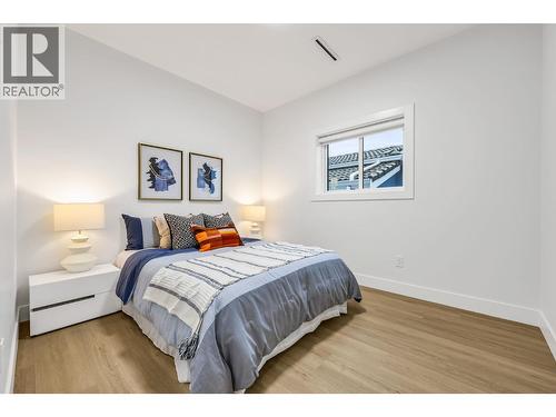 2827 Dundas Street, Vancouver, BC - Indoor Photo Showing Bedroom