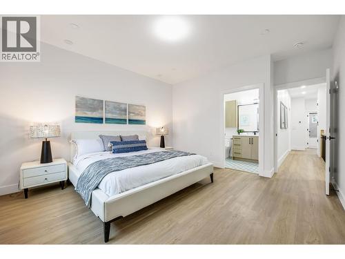 2827 Dundas Street, Vancouver, BC - Indoor Photo Showing Bedroom