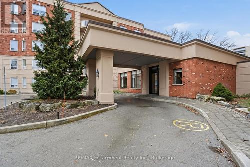 310 - 5188 Lakeshore Road, Burlington (Appleby), ON - Outdoor